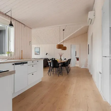 Pet Friendly In With Sauna לוקן